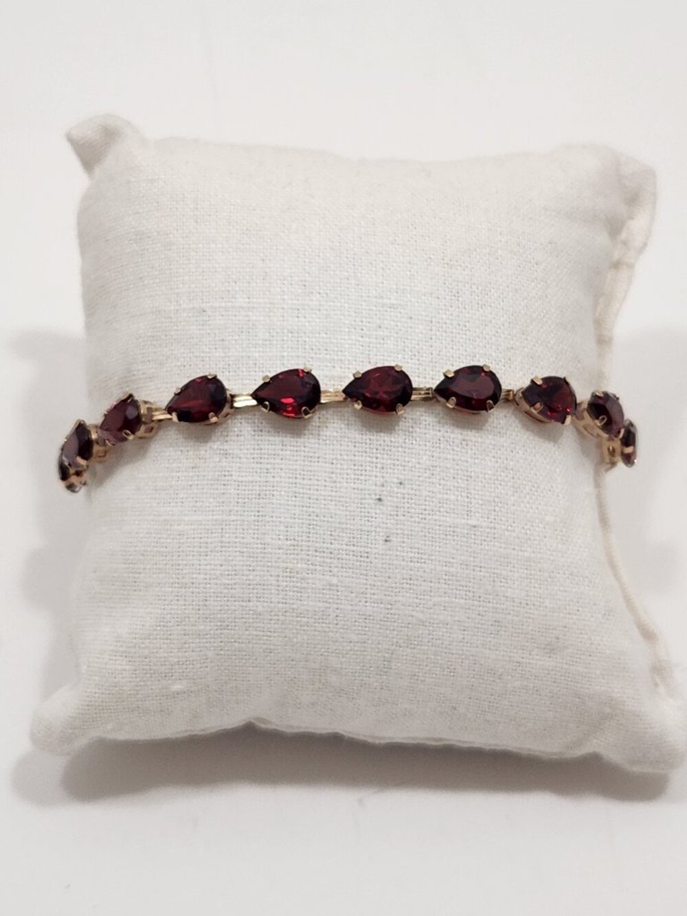 Vintage 10k Pear Shaped Garnet Tennis Bracelet 7.75" Long